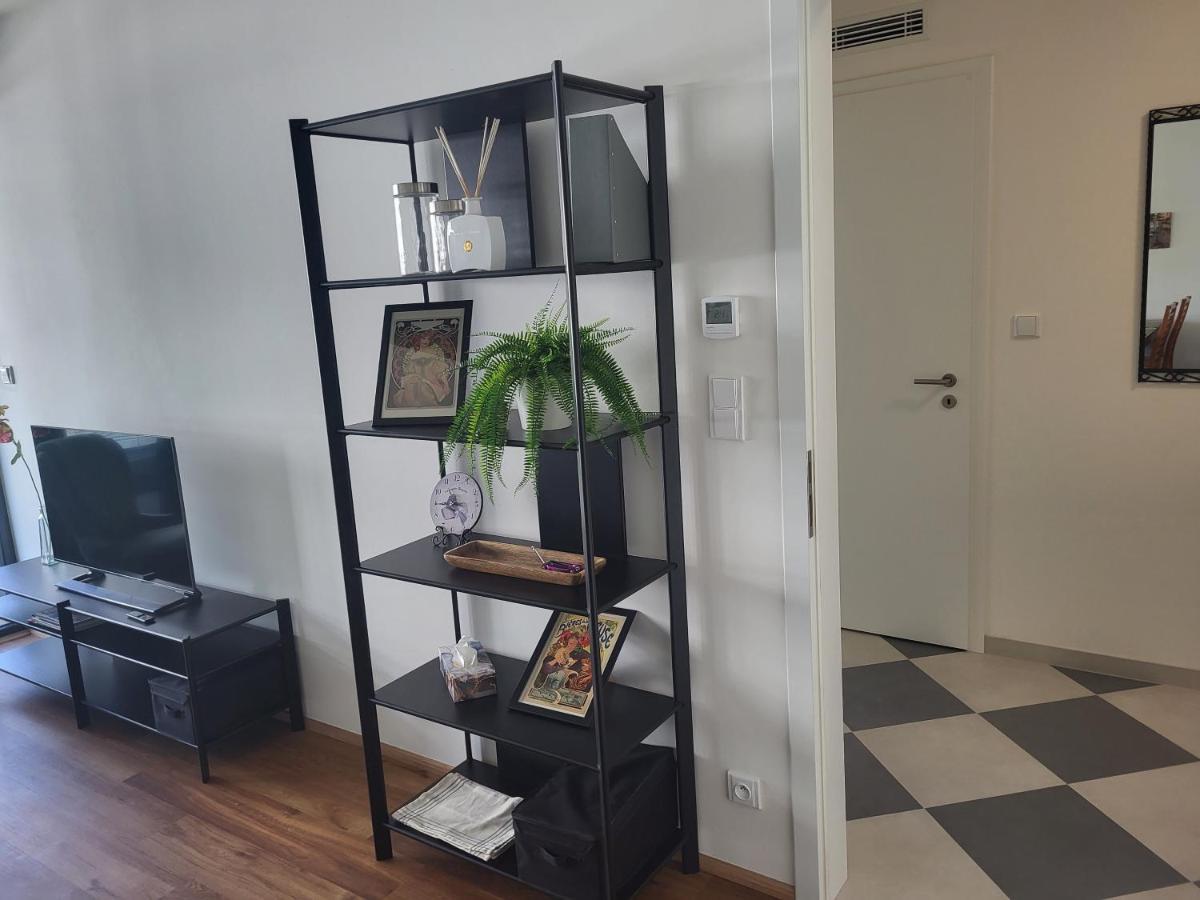 New Apartment In Karlin, Praha 8, Close To Center Esterno foto